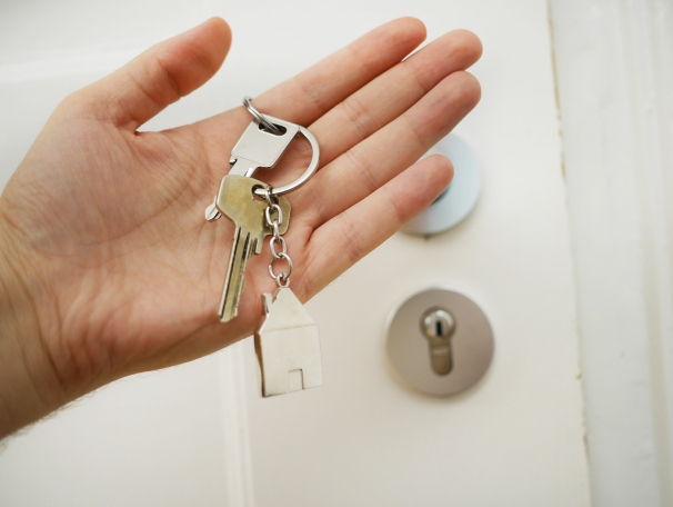 https://JonathanR.StopFeedingYourLandlord.com